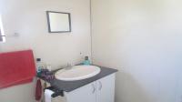 Bathroom 3+ - 7 square meters of property in Finsbury