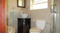 Bathroom 1 - 6 square meters of property in Quellerina