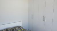 Main Bedroom - 18 square meters of property in Cape Town Centre