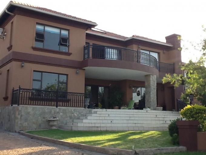 4 Bedroom House to Rent in Blue Valley Golf Estate - Property to rent - MR353176