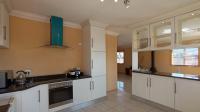 Kitchen - 21 square meters of property in Kookrus