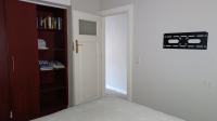 Bed Room 1 - 14 square meters of property in Cape Town Centre