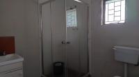 Bathroom 3+ - 38 square meters of property in Knoppieslaagte