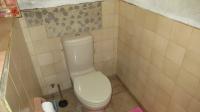 Main Bathroom - 9 square meters of property in Henley-on-Klip