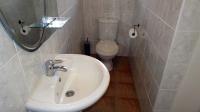 Main Bathroom - 16 square meters of property in Montclair (Dbn)