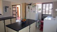 Kitchen - 37 square meters of property in Montclair (Dbn)