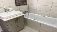 Main Bathroom - 4 square meters of property in Vorna Valley