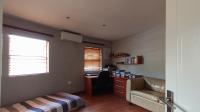 Bed Room 1 - 22 square meters of property in Summerset