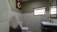 Guest Toilet - 5 square meters of property in Summerset