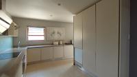 Kitchen - 17 square meters of property in Summerset