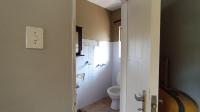 Staff Bathroom - 4 square meters of property in Summerset