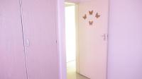 Bed Room 1 - 9 square meters of property in Van Riebeeckpark