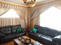 Lounges - 16 square meters of property in Kwaggasrand