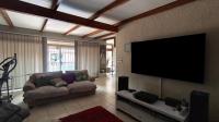 TV Room - 38 square meters of property in Alberante