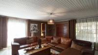 Lounges - 38 square meters of property in Sunward park