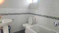 Bathroom 1 of property in Parsons Vlei