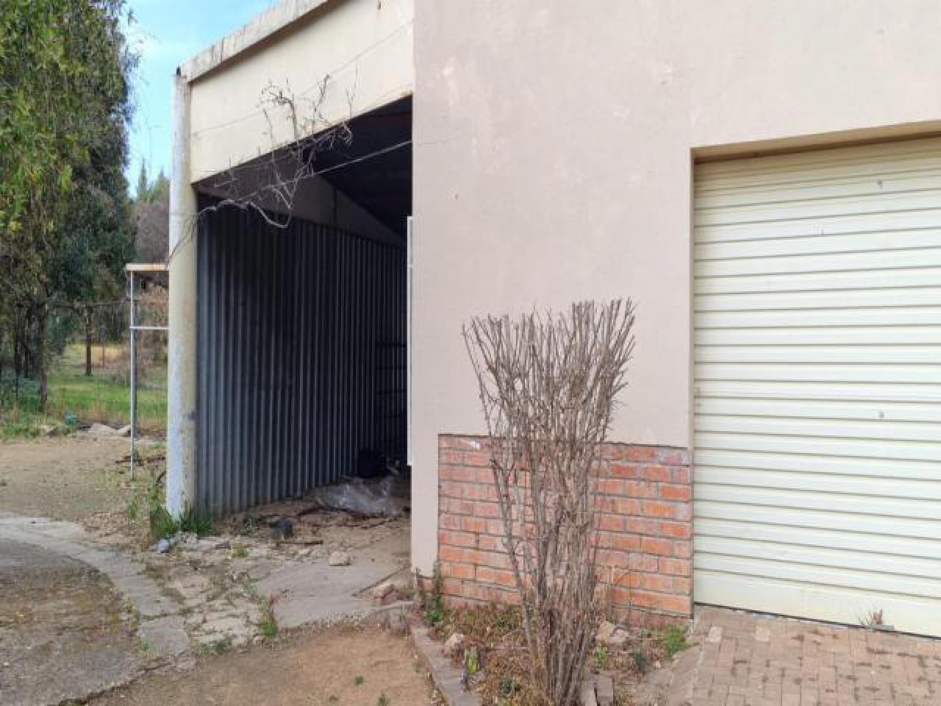 Front View of property in Dewetsdorp