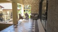 Patio - 198 square meters of property in Lakefield