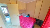 Bed Room 2 - 10 square meters of property in Escombe 
