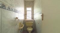 Bathroom 1 - 11 square meters of property in Waterkloof Glen