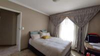 Bed Room 2 - 13 square meters of property in Rooihuiskraal