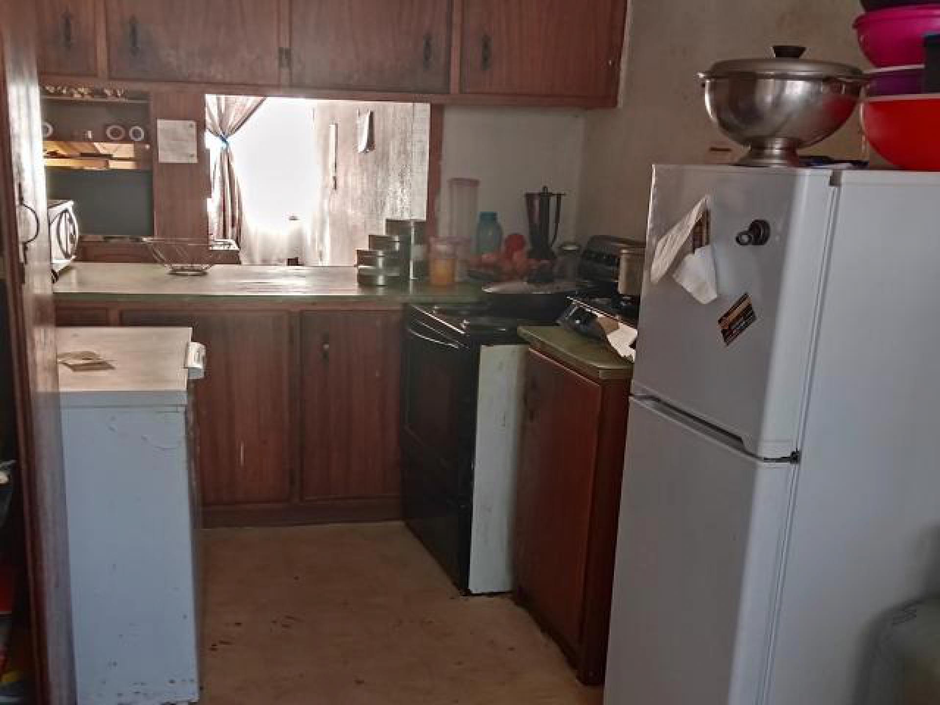 Kitchen of property in Bedelia