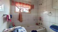 Bathroom 1 - 6 square meters of property in Lotus Gardens