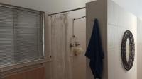 Bathroom 1 - 18 square meters of property in Paarl