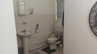 Bathroom 1 - 18 square meters of property in Paarl