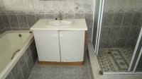 Bathroom 1 - 6 square meters of property in Elysium
