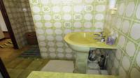 Bathroom 1 - 5 square meters of property in Umzinto
