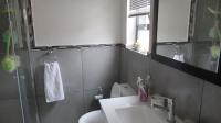 Main Bathroom - 7 square meters of property in Noordheuwel