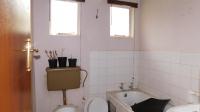Staff Bathroom - 5 square meters of property in Eldoraigne