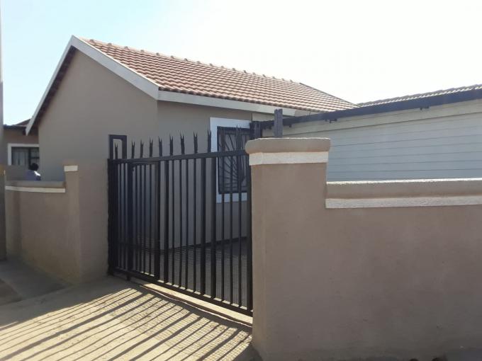 2 Bedroom House for Sale and to Rent For Sale in Katlehong - MR466424