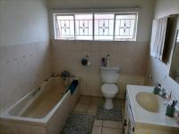Bathroom 3+ of property in Vryburg