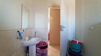 Bathroom 1 - 6 square meters of property in Danville
