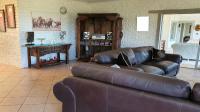 Lounges - 96 square meters of property in Umkomaas
