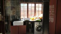 Kitchen - 18 square meters of property in Little Falls