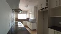 Kitchen - 17 square meters of property in Vorna Valley