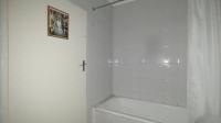 Bathroom 2 - 5 square meters of property in Vorna Valley