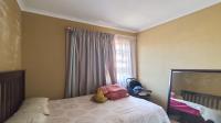 Bed Room 2 - 12 square meters of property in Amandasig