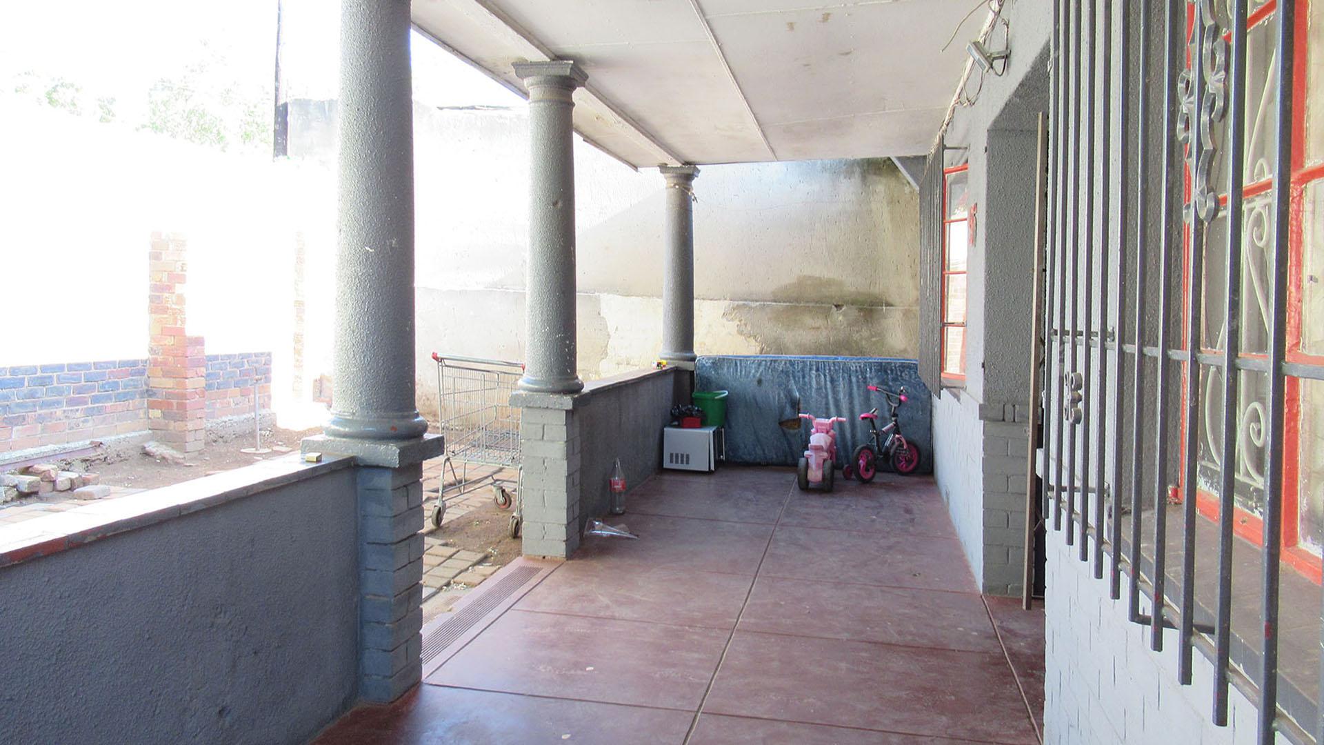 Patio of property in Turf Club