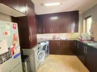 Kitchen - 13 square meters of property in Bronberg