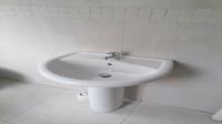 Bathroom 1 - 6 square meters of property in Table View