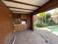 Patio - 14 square meters of property in Parkwood