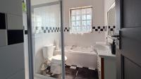 Bathroom 2 - 7 square meters of property in Parkwood
