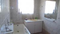 Bathroom 1 - 9 square meters of property in Mooilande AH