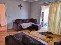 Lounges - 16 square meters of property in Rensburg