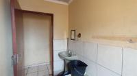 Bathroom 1 - 5 square meters of property in Leachville