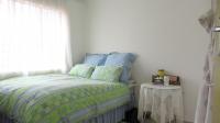 Main Bedroom - 11 square meters of property in Mondeor
